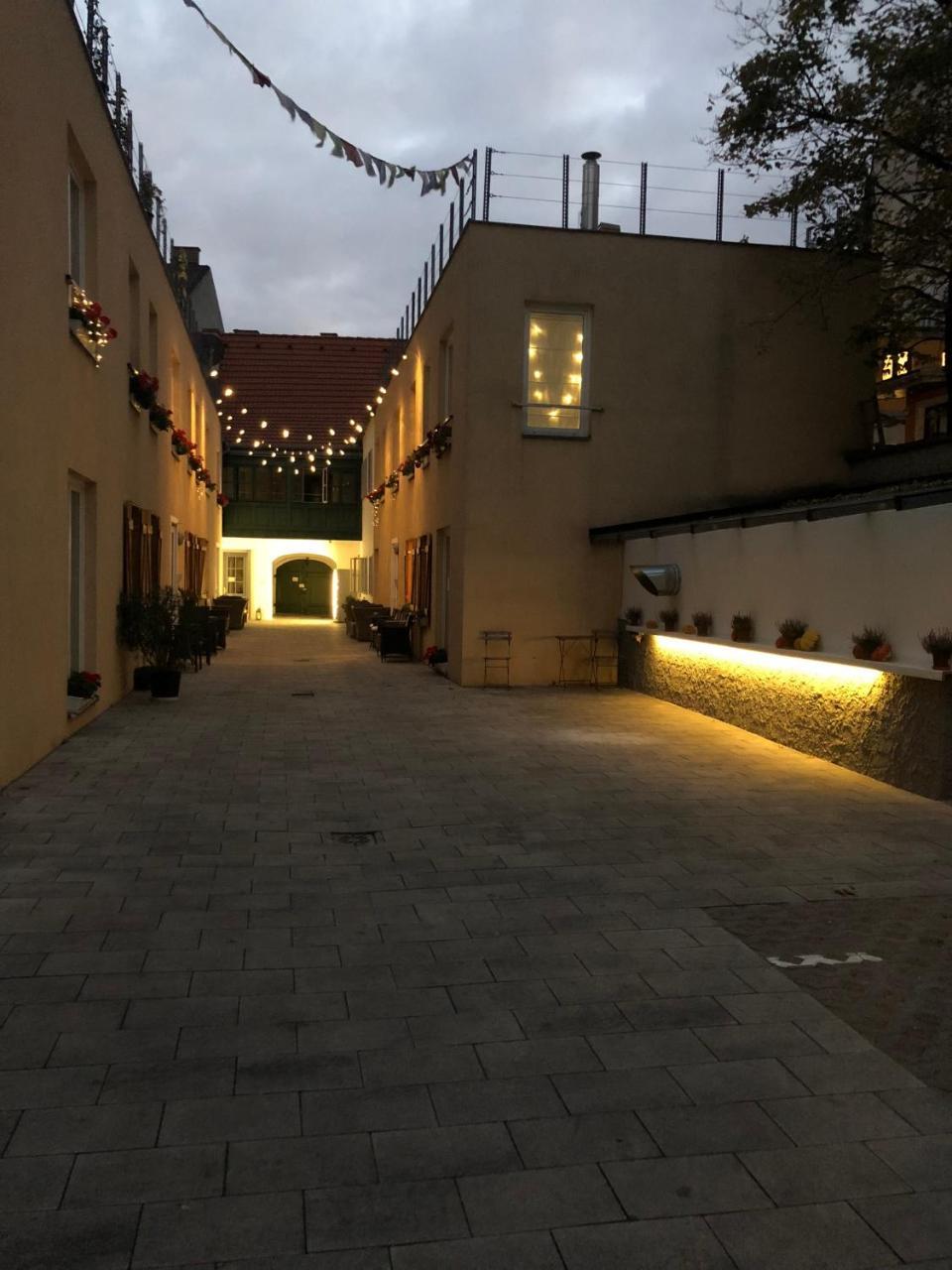 Boutique Hostel Zum Goldenen Kegel Wien Eksteriør billede